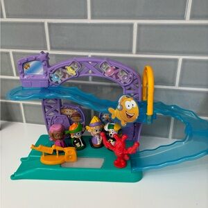 Fisher-Price Bubble Guppies Rock and Roll Stage playset.